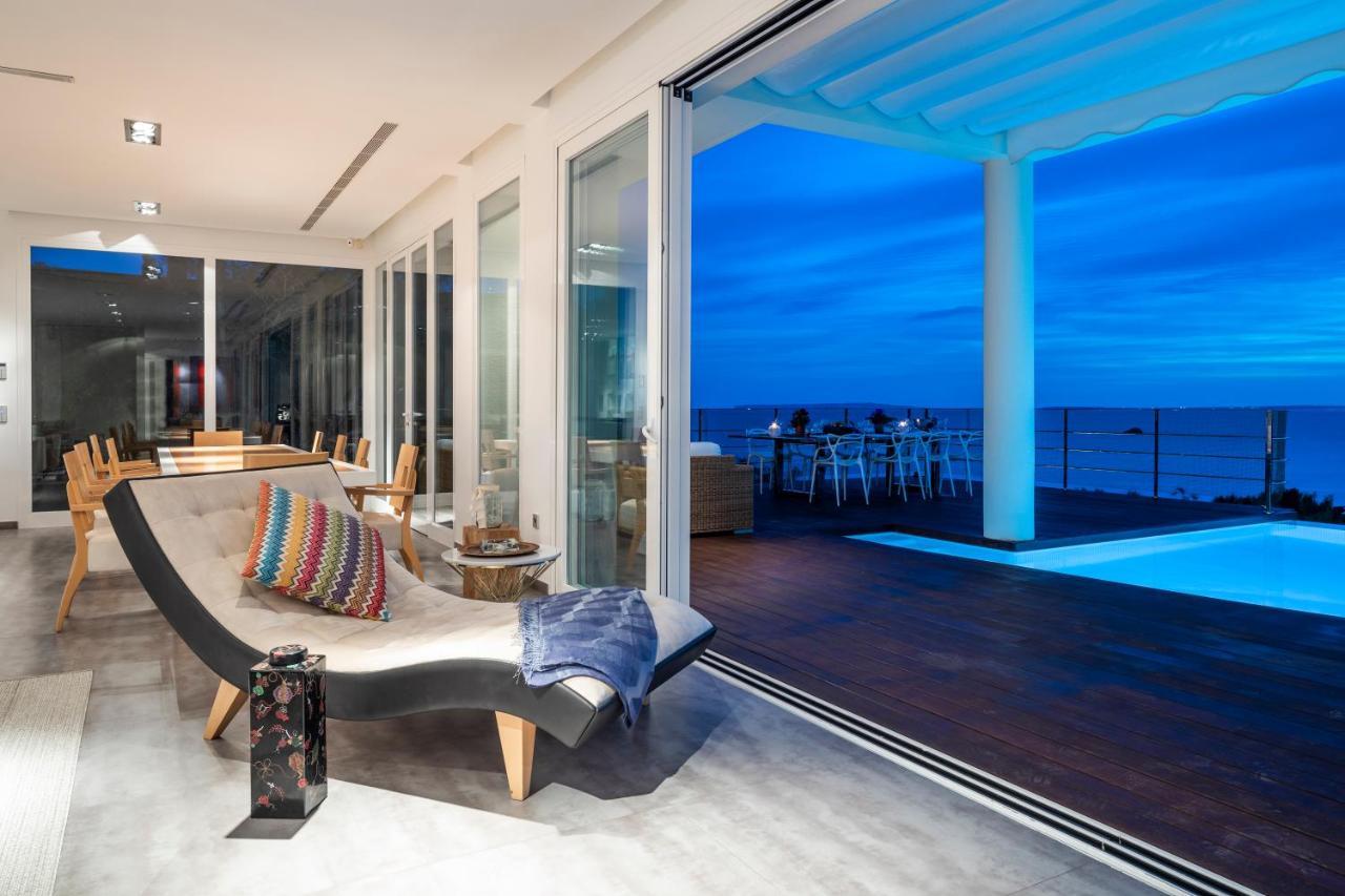Villa Infinity -amazing Luxury 3 Pools & Jacuzzi