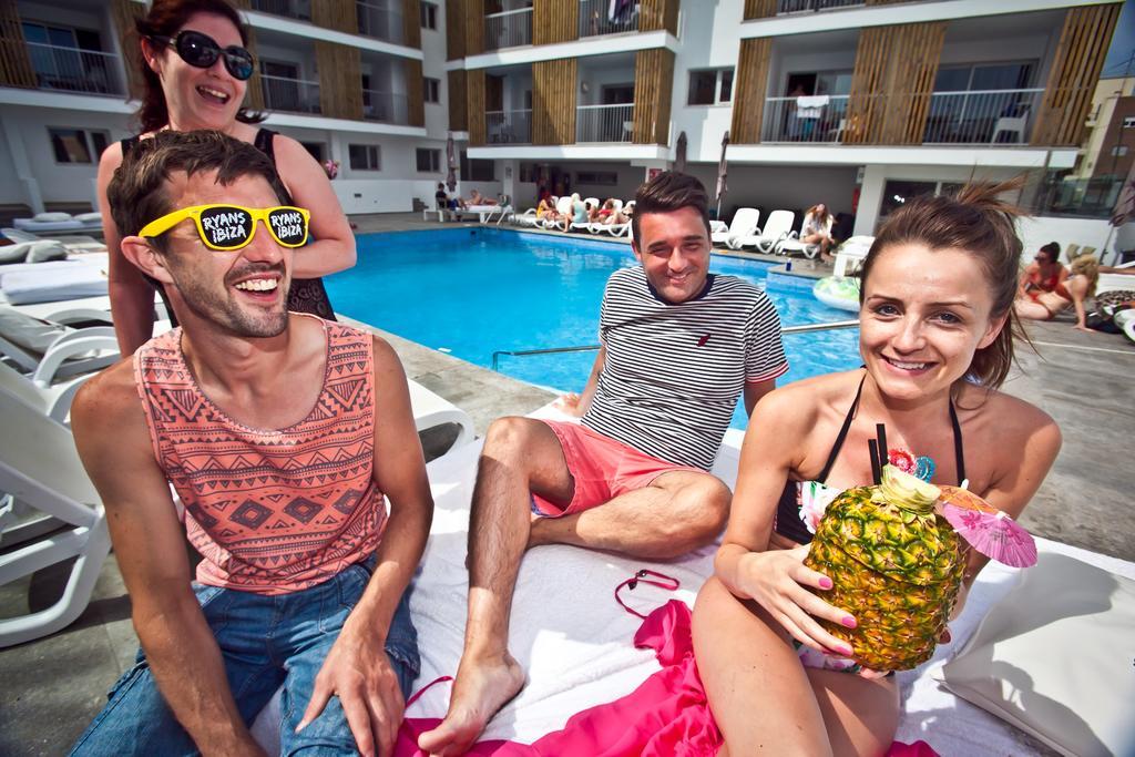 Ryans - Only Adults Aparthotel