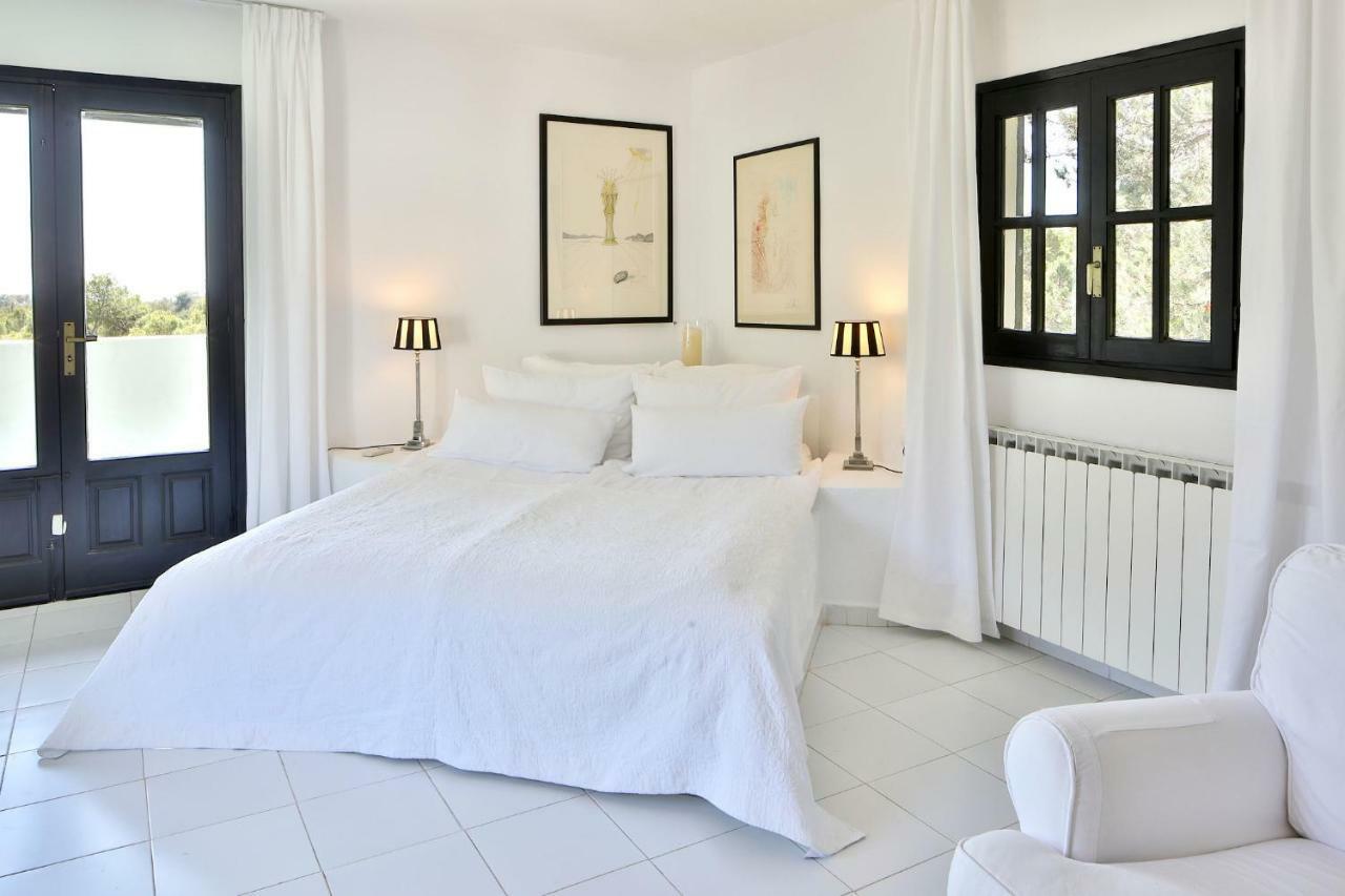 Can Flores Villa *
