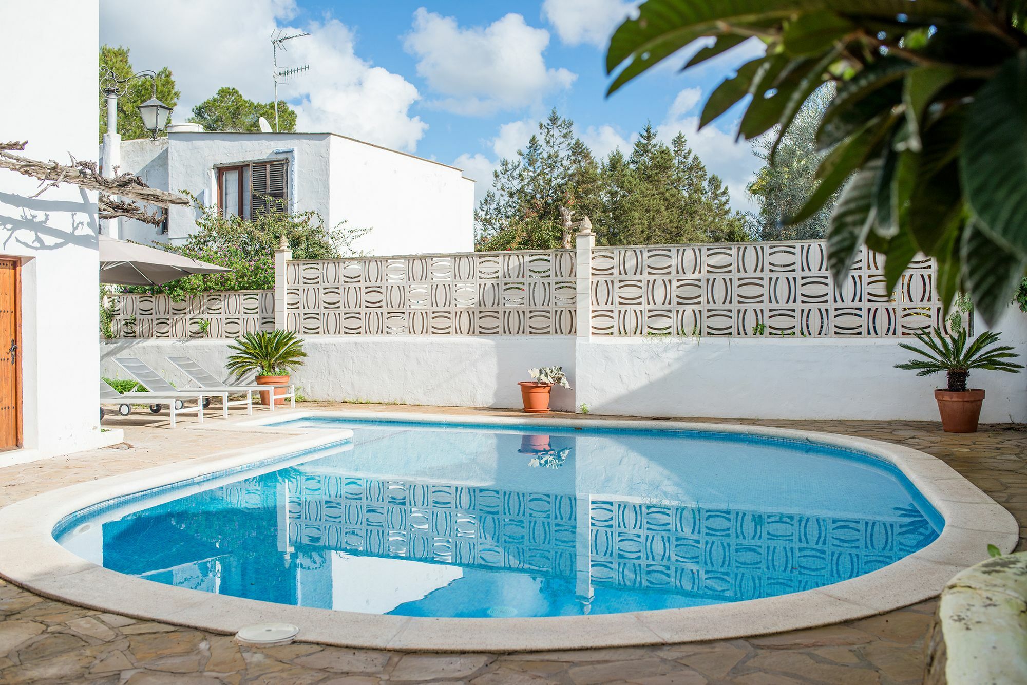 Villa Crimson *