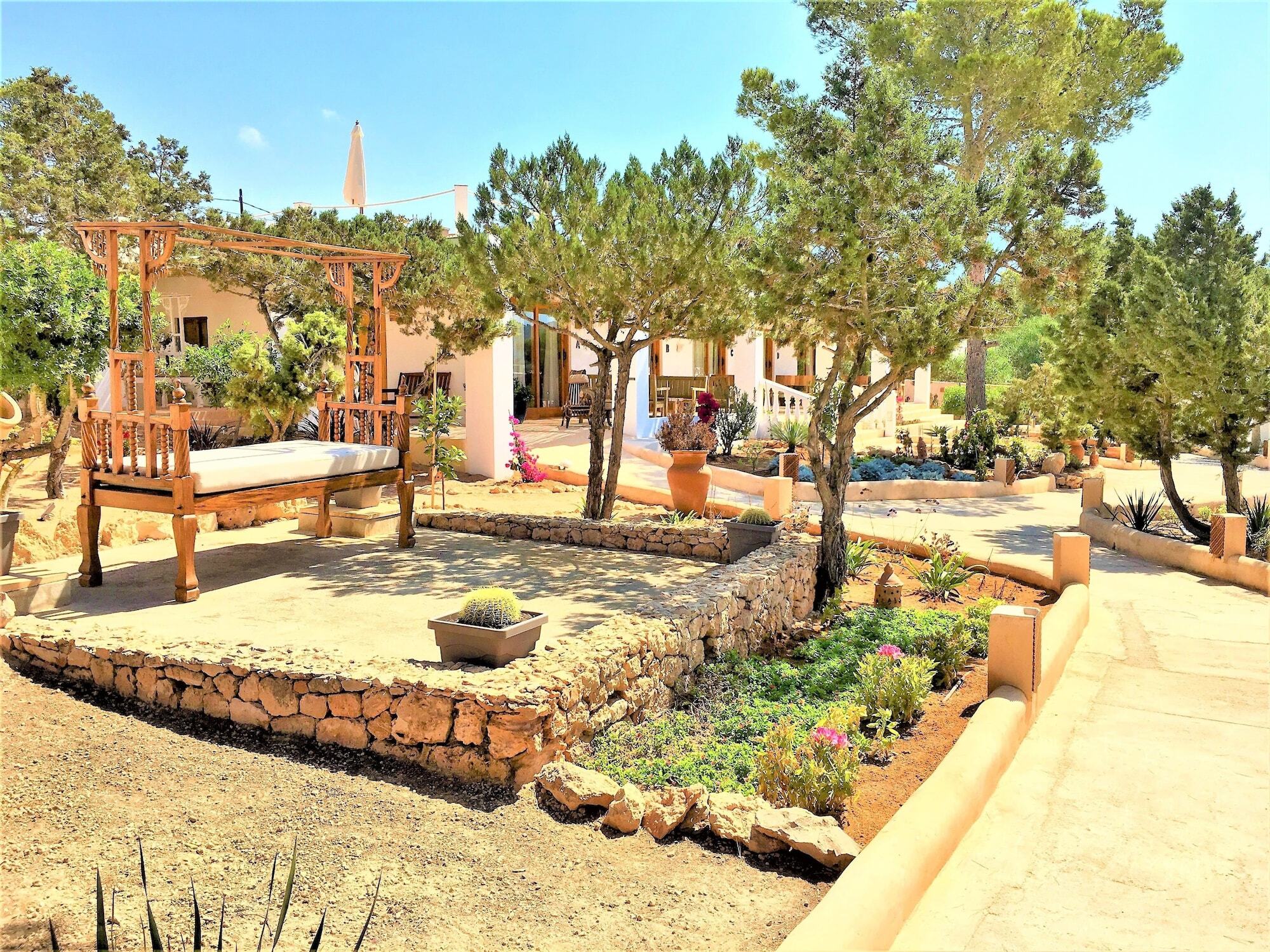 Petunia Ibiza (adults Only)