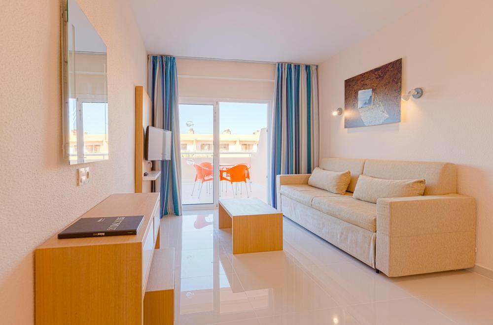 Hotel Sirenis Seaview Country Club 4*