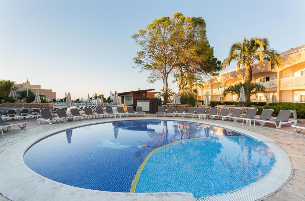 Sirenis Seaview Country Club Hotel