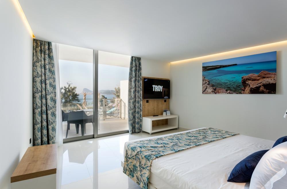 Sirenis Club Aura Hotel