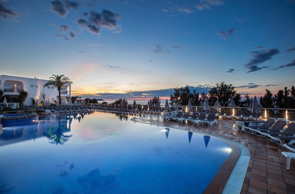 Sirenis Club Aura Hotel