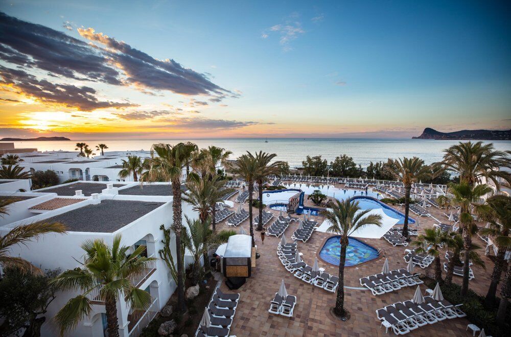 Sirenis Club Aura Hotel