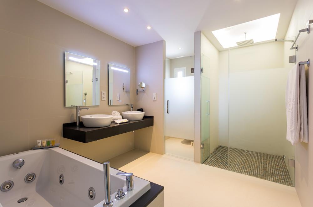 Sirenis Club Aura Hotel 4*